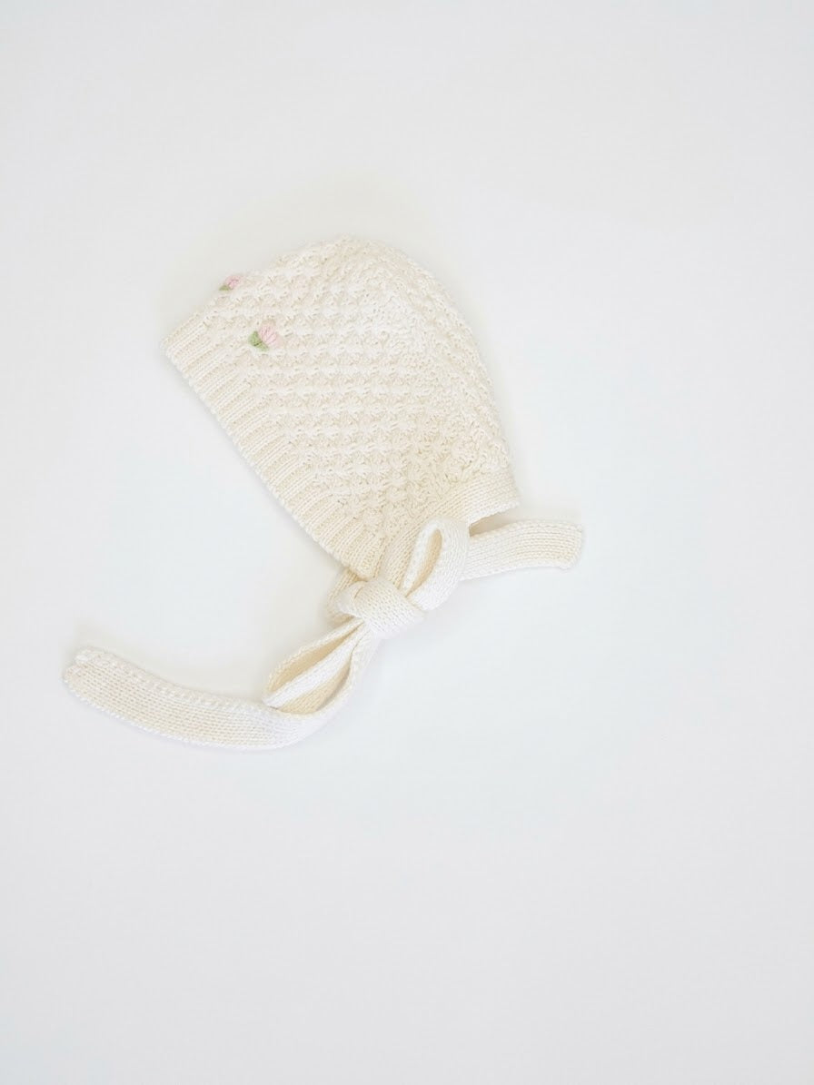 Cuffietta ricamata a mano - Cappelli - GUGHELINO