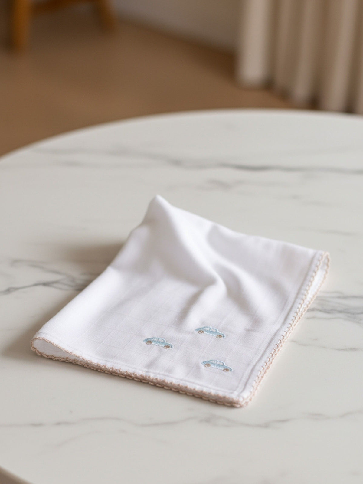 Quadrato in cotone ricamata con macchinine - Swaddle - WEDOBLE